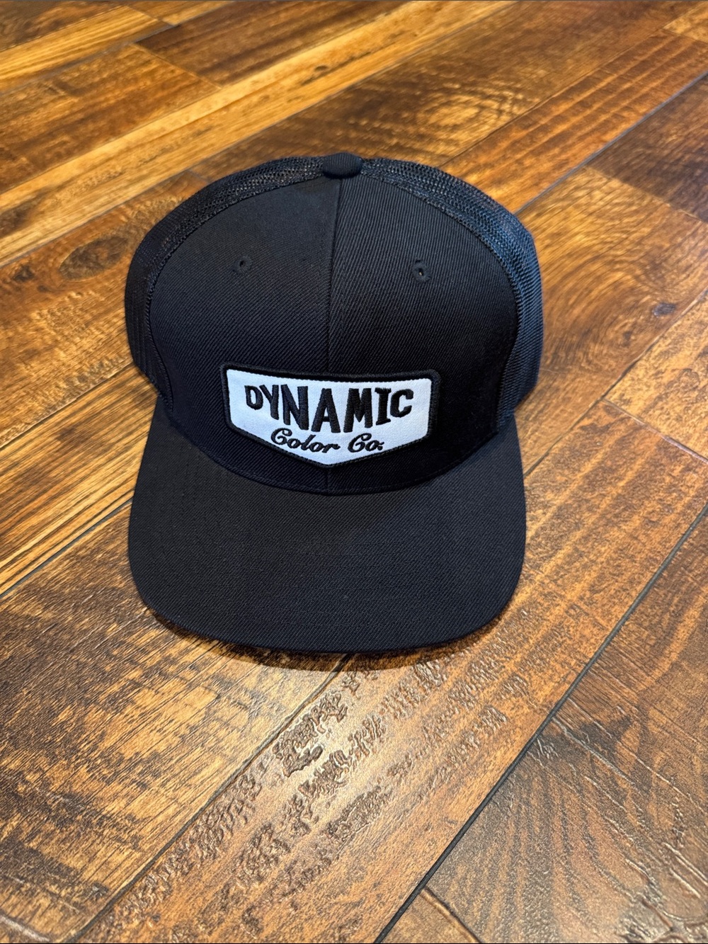 Dynamic color Dynamic Trucker Hat Flaks